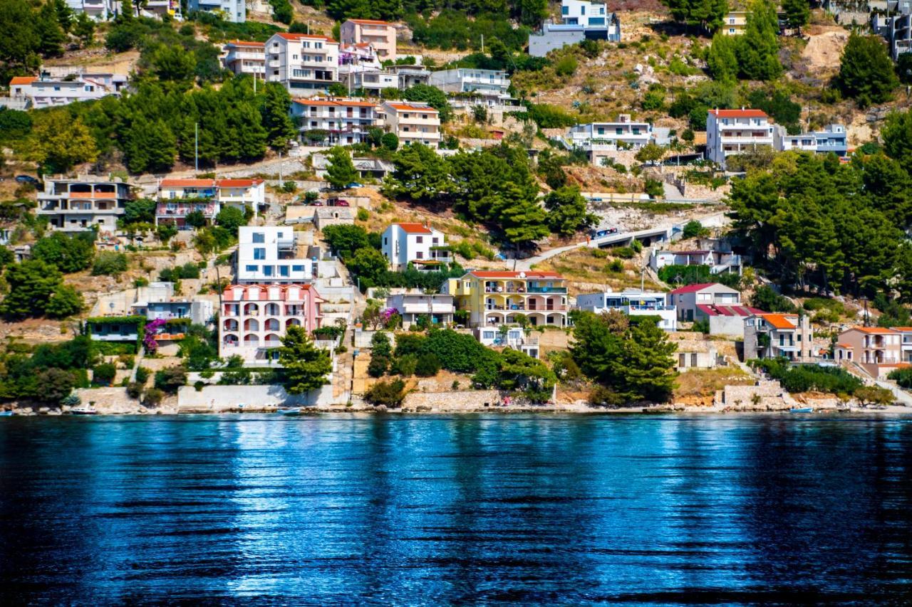 Apartments Lile By The Sea, Celina Zavode Экстерьер фото