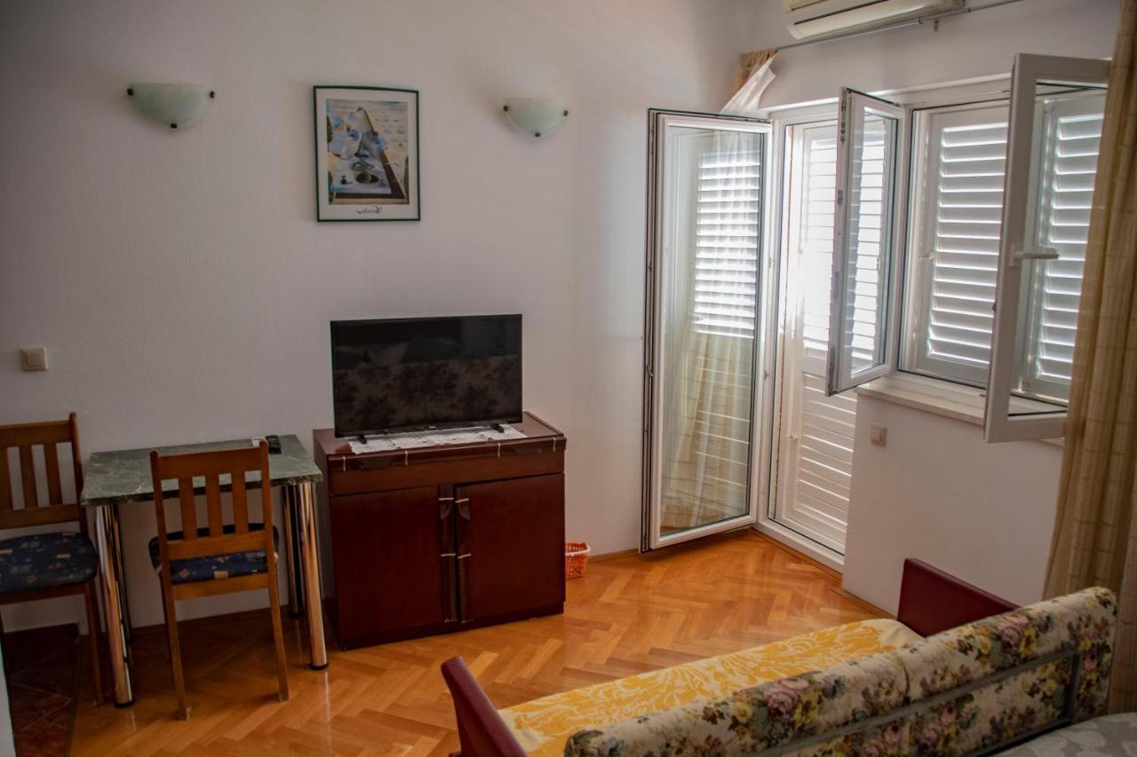 Apartments Lile By The Sea, Celina Zavode Экстерьер фото